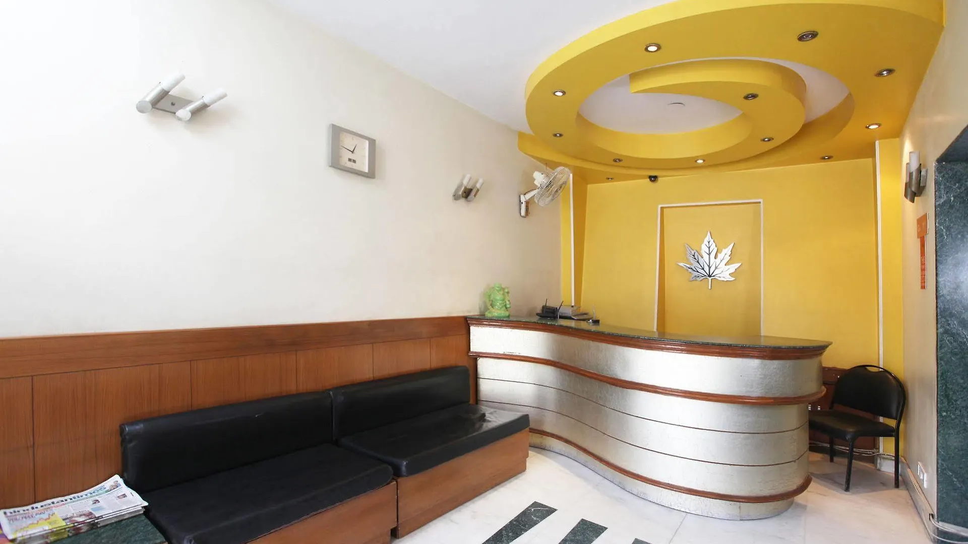 *** Hotel Oyo Rooms Dlf City Park Gurgaon India