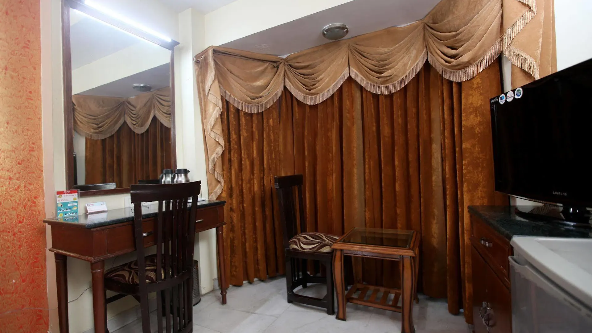 Hotel Oyo Rooms Dlf City Park Gurgaon