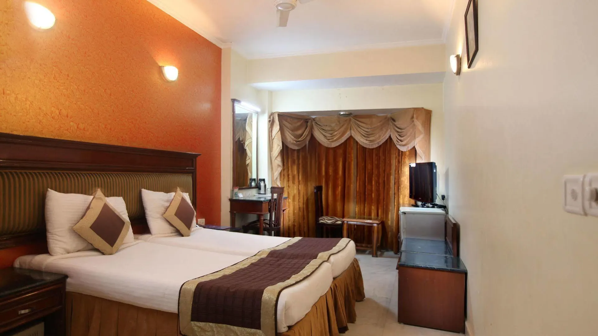 Oyo Rooms Dlf City Park Gurgaon India
